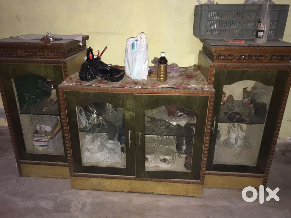 Crockery unit and sliding wardrobe