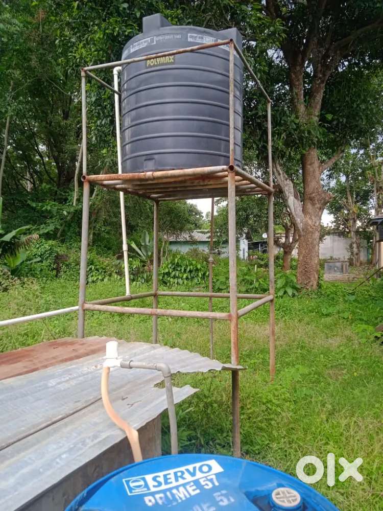 Selling of 1000 ltrs sintex with supporting stand