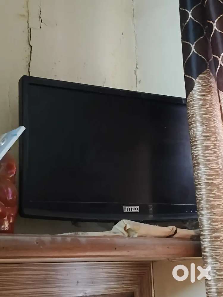 19 inch intex lace monitor, perfect o.k hai