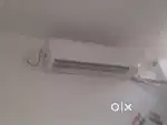 Ac with good condition  10 year warranty ek saal purani hai bs
