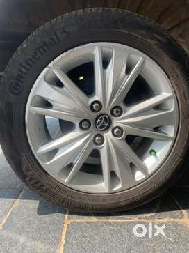 Innova crysta 17inch alloy wheel stock set of 4
