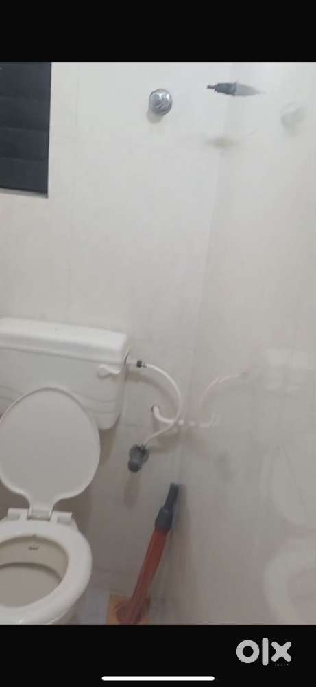 Good vantilation ,near pick n drop stop,24hrs water.