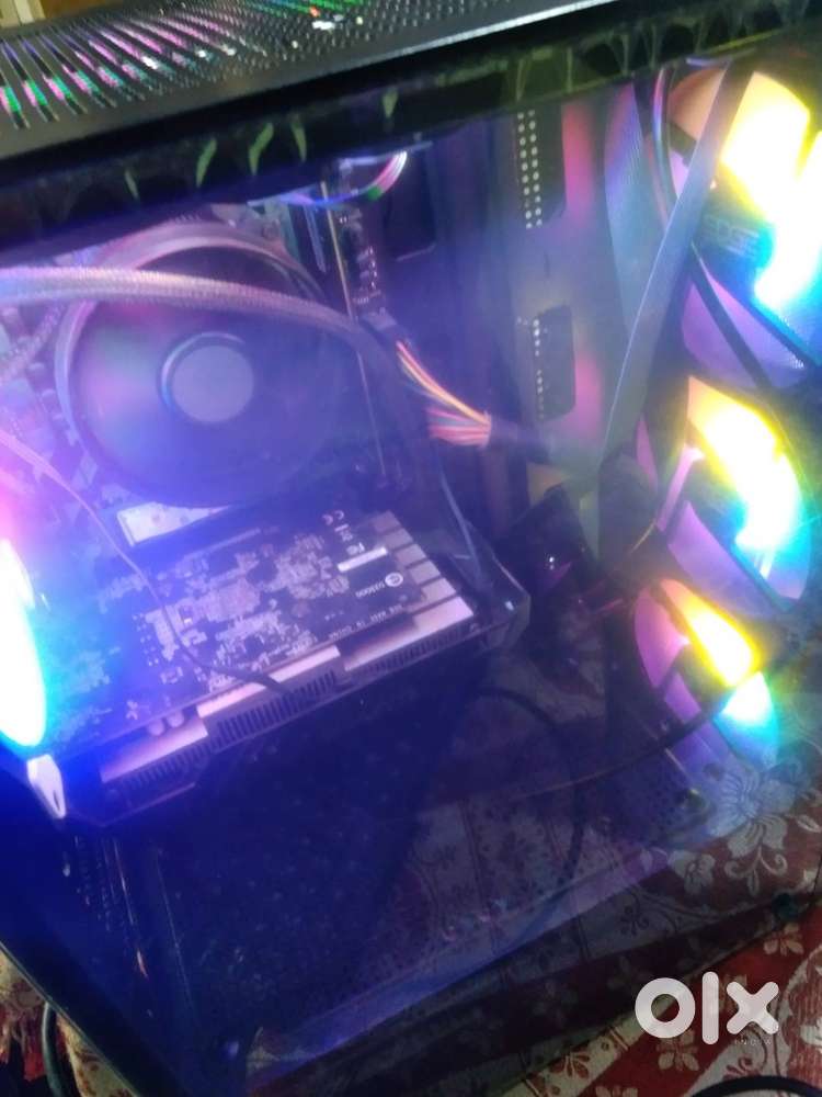 Dual core processor,6ram ,256Gb SSD, with moniter HP , keyboard, mouse