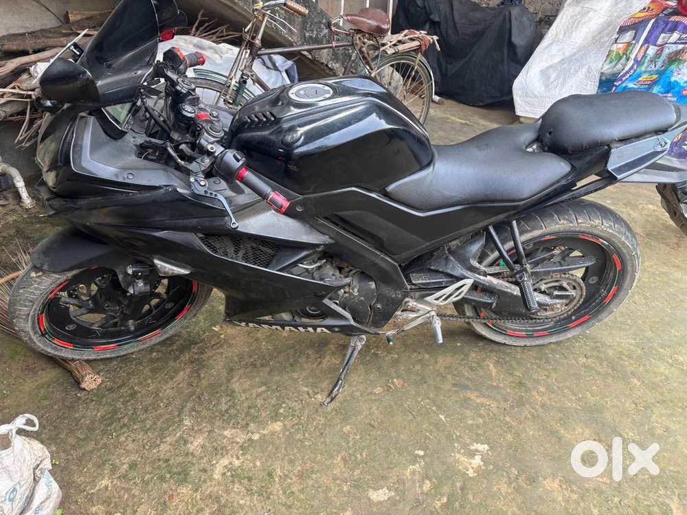 R15 V3 2018 ke last month me liye the