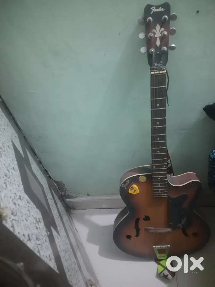 We sell very best guitar  in best rate
