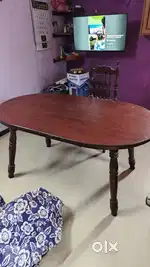 4 seater Dining table