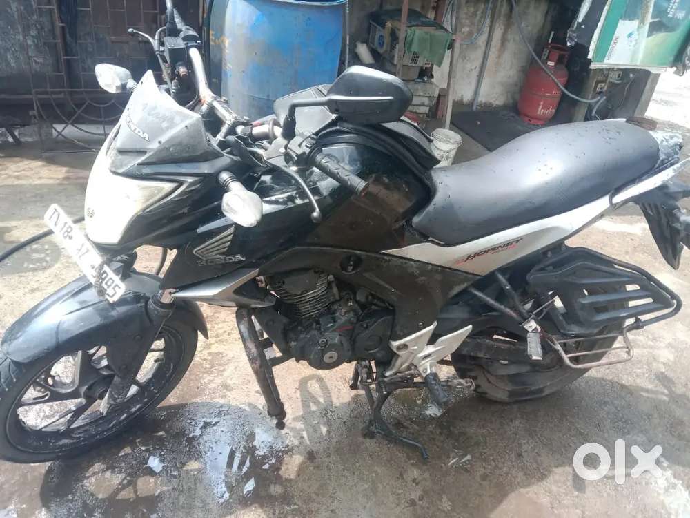 Honda hornet 2016 model