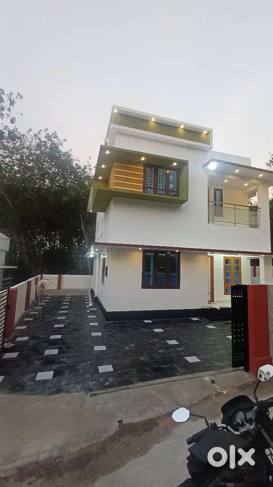 7 cent 3 room attached pothencode vavaraambalam