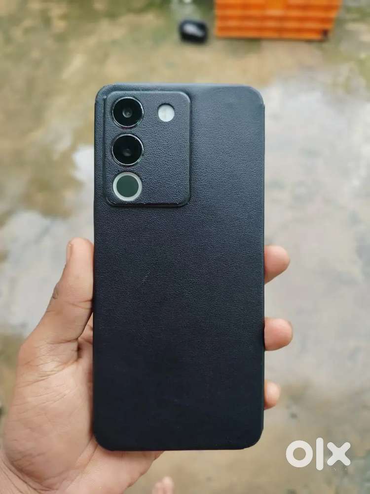 Vivo y200.                                               8+8/128