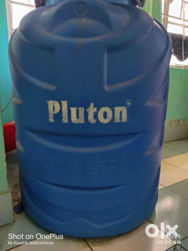 2 water tank ( 300 liter capacity per tank )