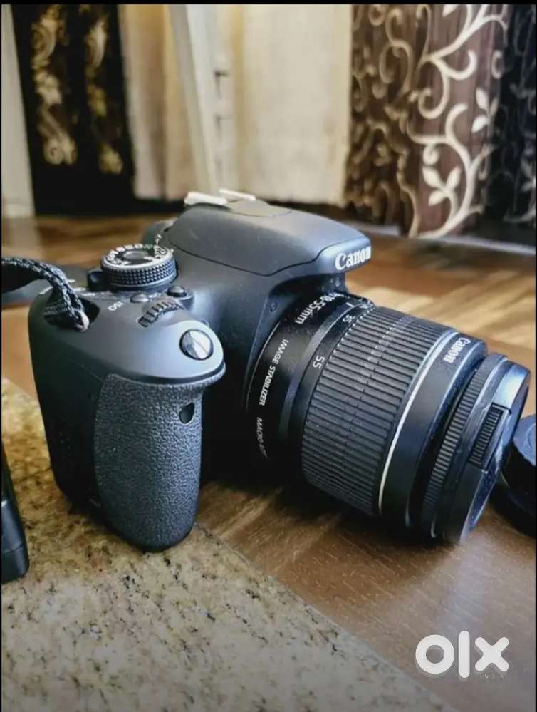 Cannon EOS 600D SLR camera with 2 lenses.
