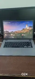 Asus laptop AMD RYZEN 5 8GB RAM 512GB SSD