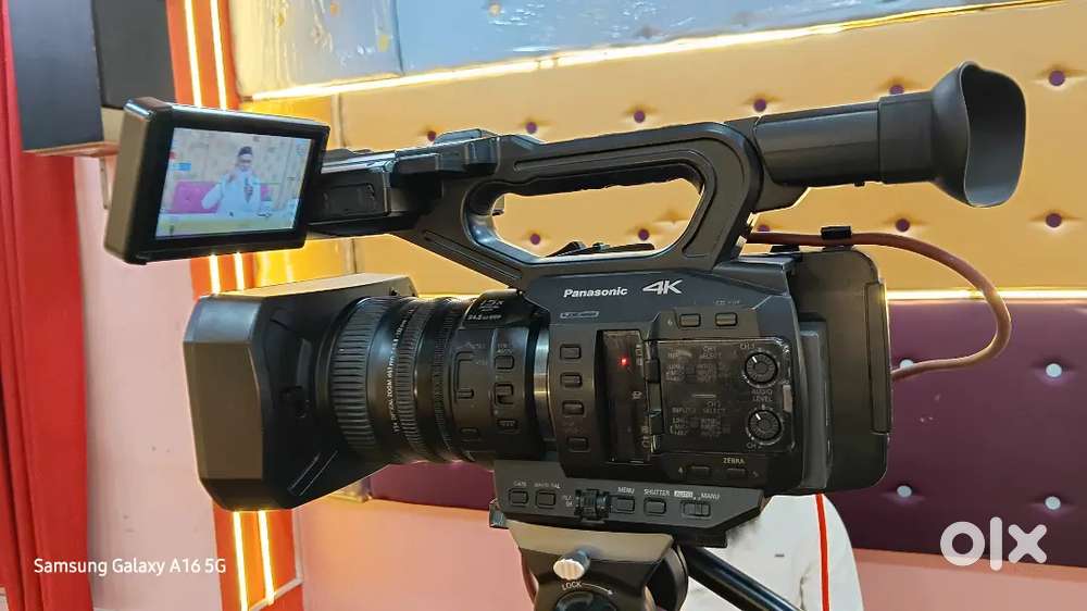 Panasonic UX90 4K camera for sale
