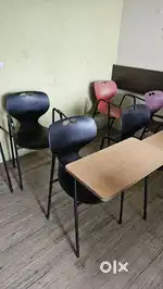 10 Students Bench available