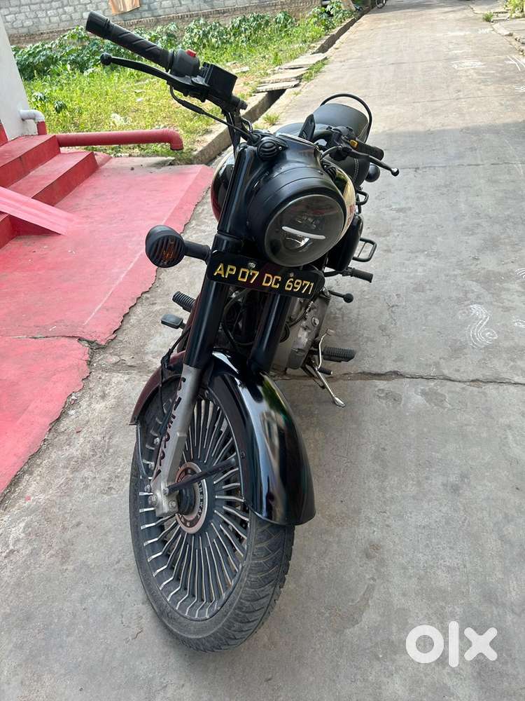 Bikeis in good condition -complete show room condition