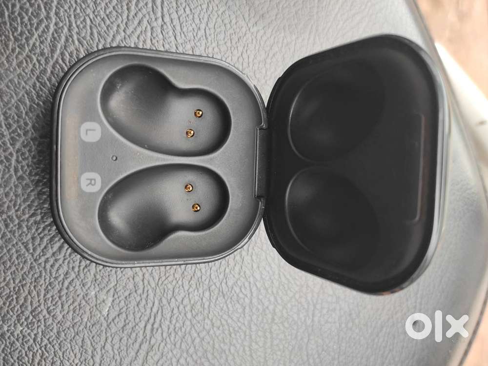 Samsung galaxy buds live (charging case only)