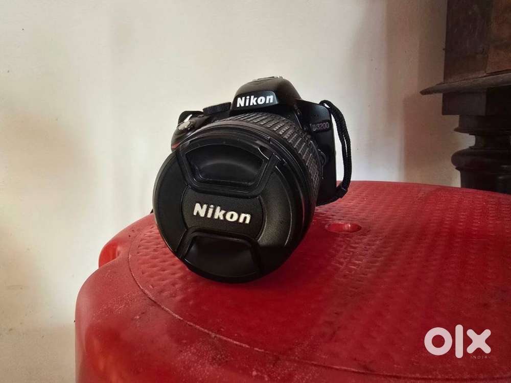 NIKON D3200