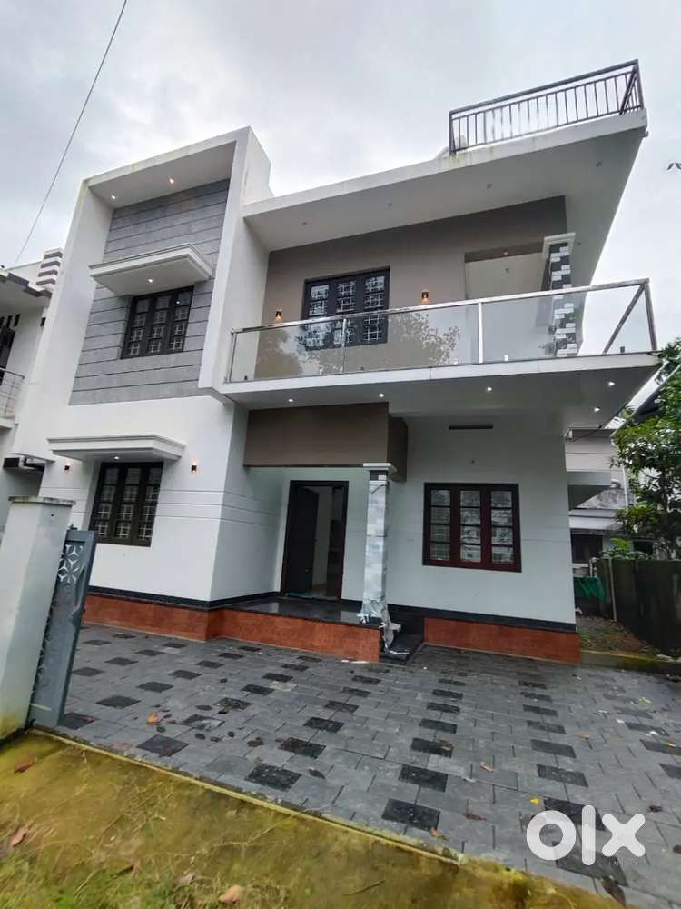 Edapilly manjummel 3 bedroom house