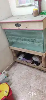 Fish Tank with wooden stand and wooden cover
