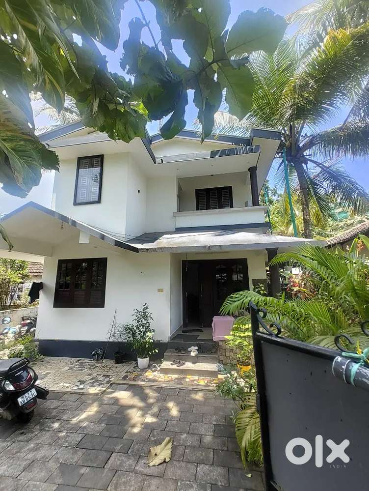 5 cent Autorickshaw site 3BHK house near Varakkal Westhill
