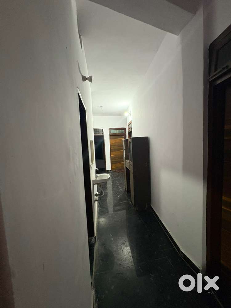 One room set available on rent with washing machine fridge water filte