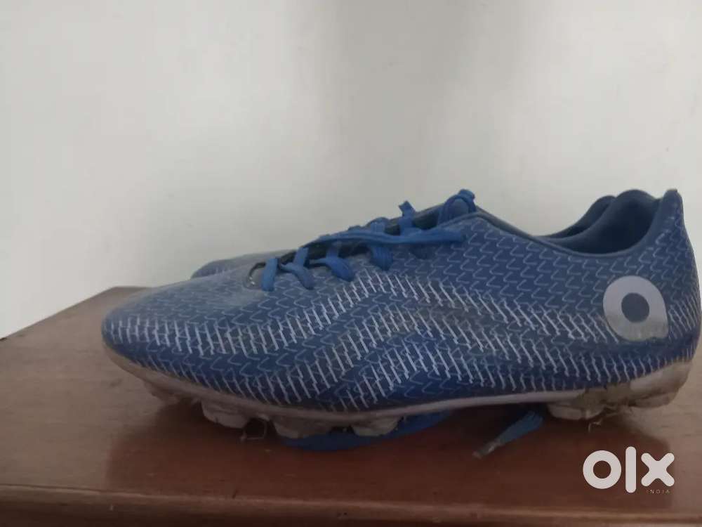 Studs boots football (only used 3 times