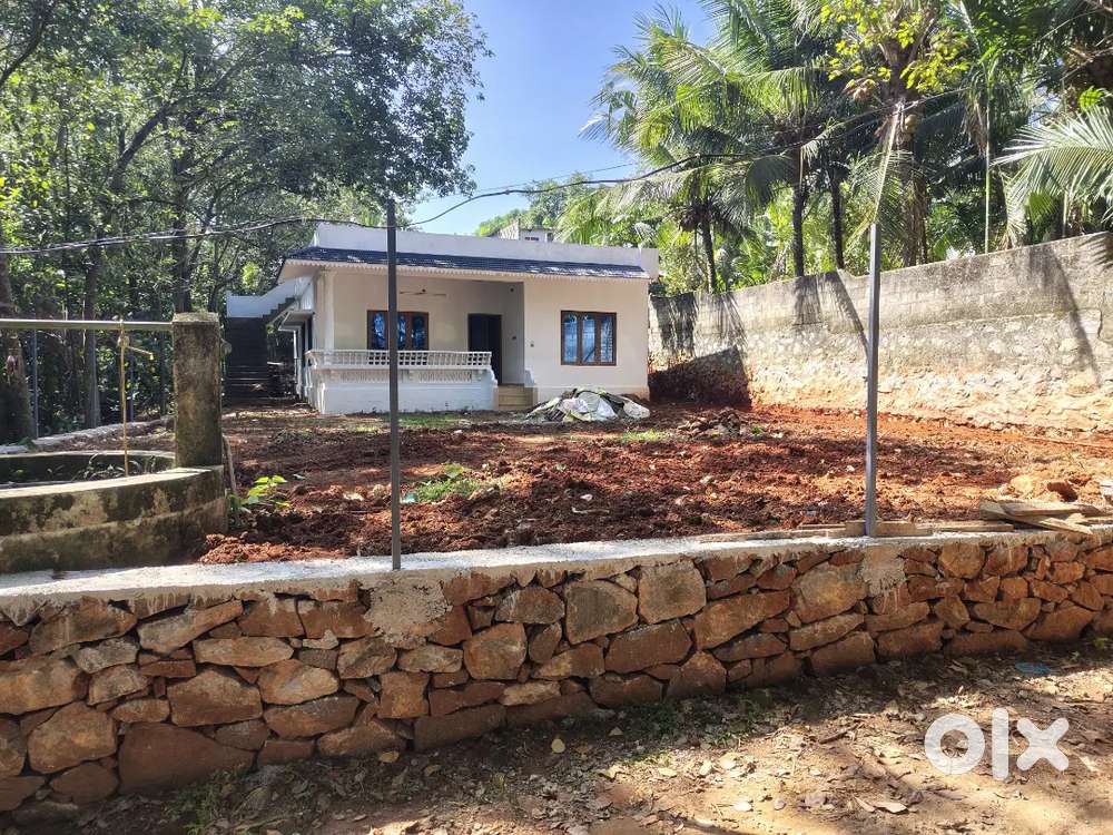 Land with House sale for Rs.68,00,000/-