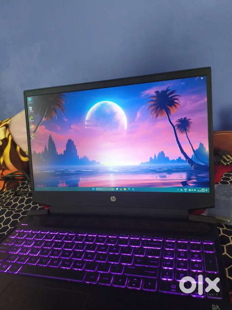 Hp pavilion ryzen 5 hexa core with radeon vega mobile gfx.