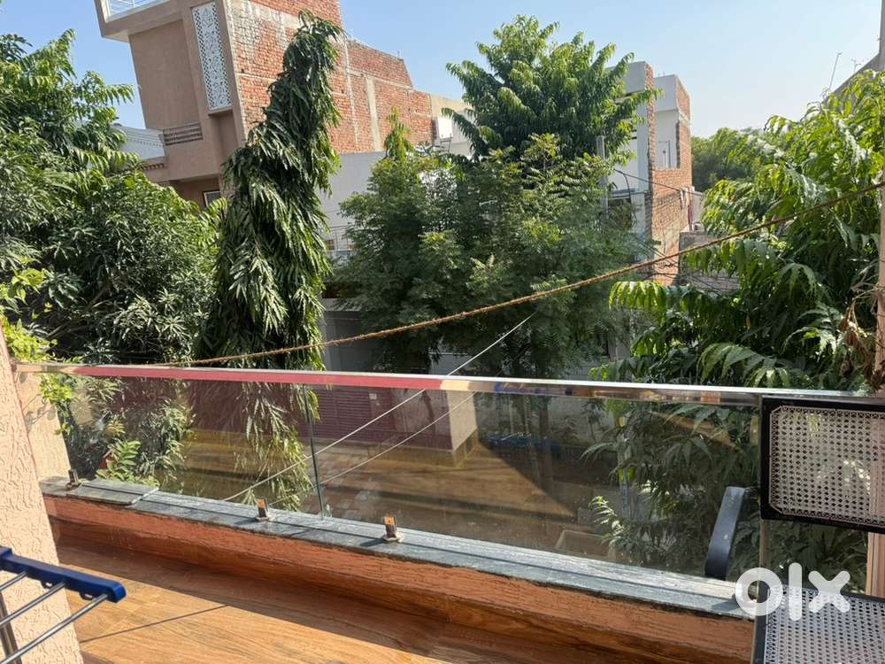 1st फ्लोर पर 2 रूम का नया सेट (2BHK), ओपन किचन, किराये के लिए उपलब्ध