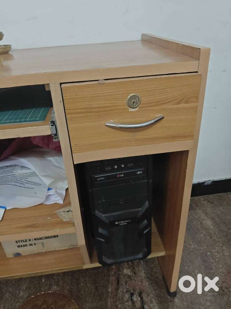 computer table 3*1.6 feet