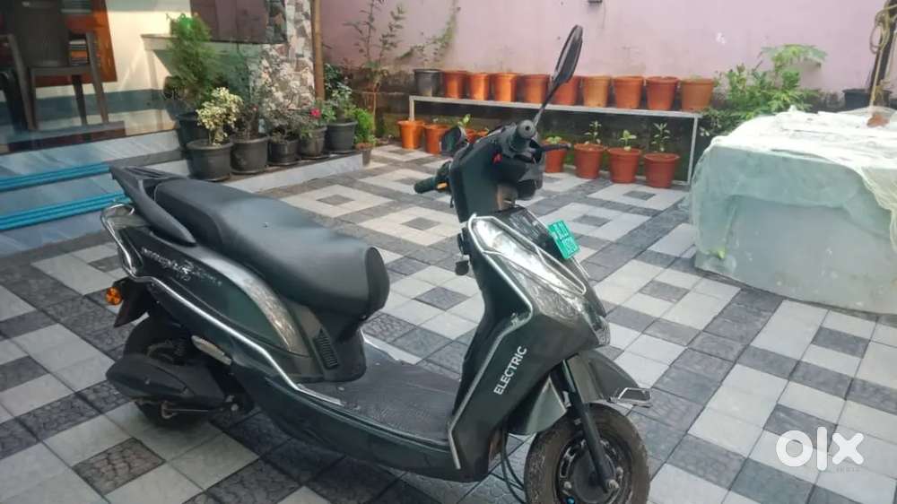 Dr used vechille. And 2 years of insurance