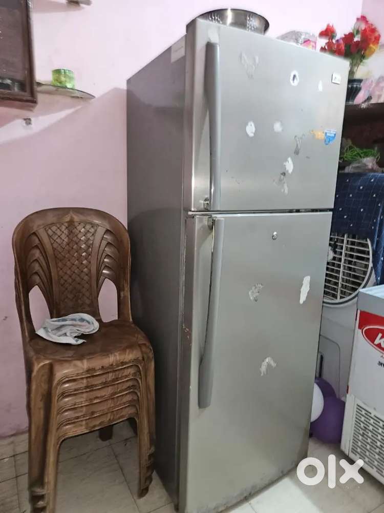 Double door fridge in working condition