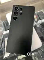 Selling my 6 month old Samsung s23ultra black colour need urgent money