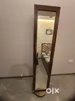 Standing mirror