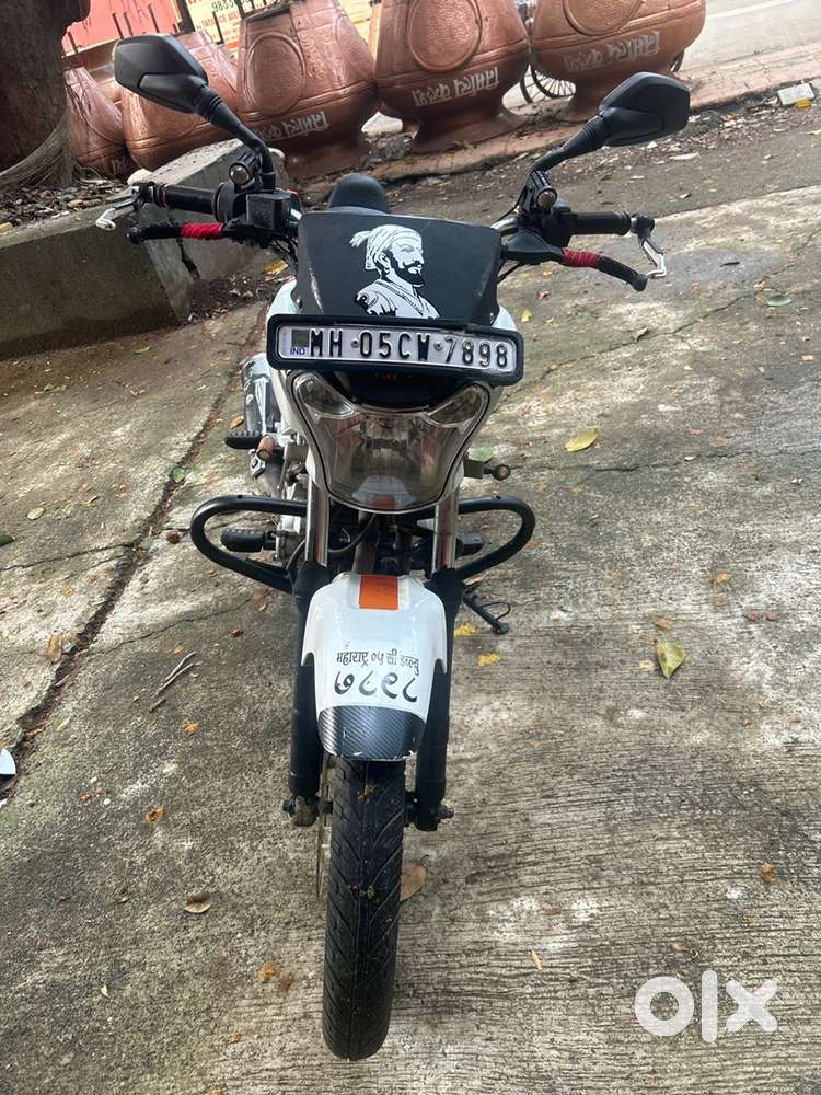 Bajaj vikrant 2016/v15