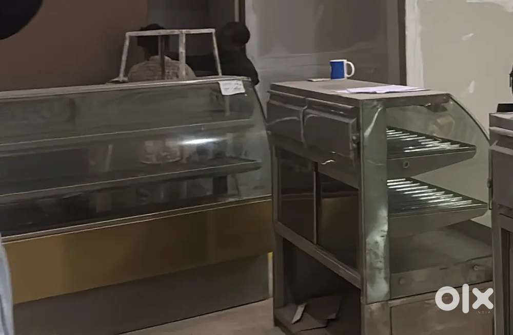 Food items Bakery items Display cabinets 
3 units
Perfect working