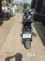 Yamaha R15 m