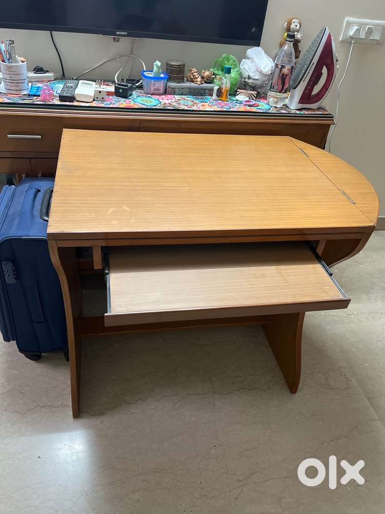 Computer table