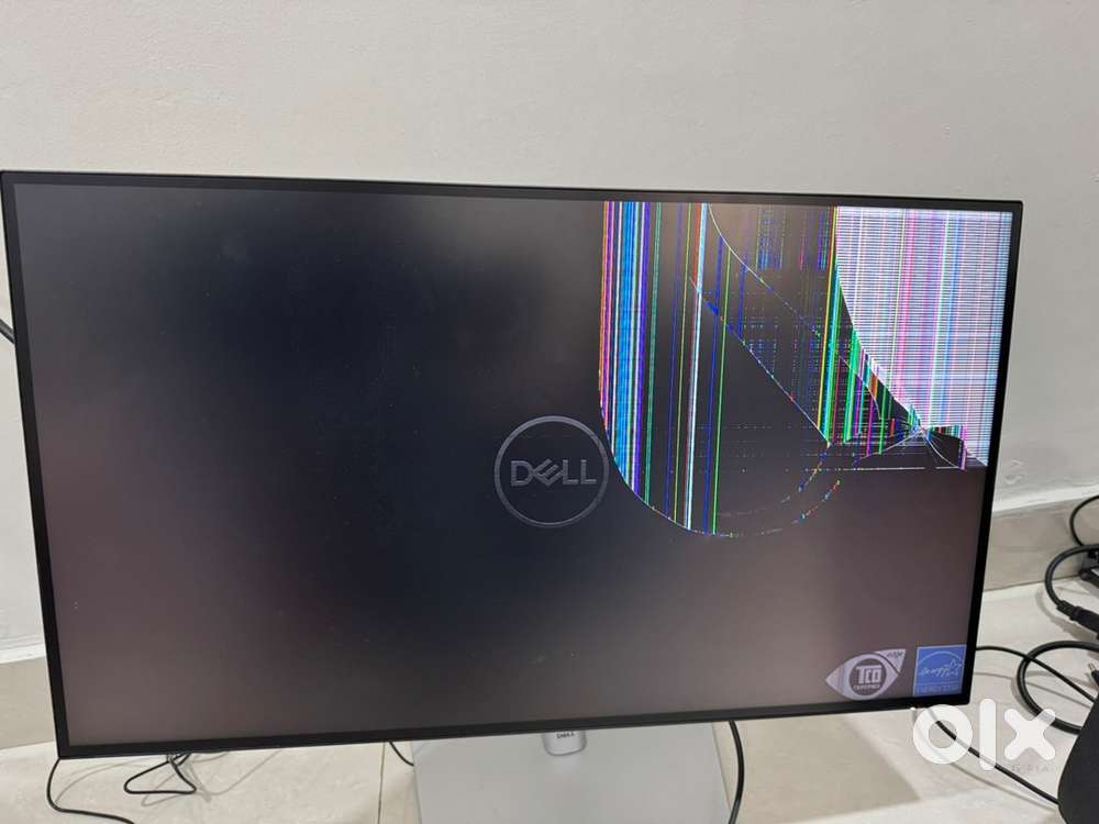 Dell 27 inch damaged monitor