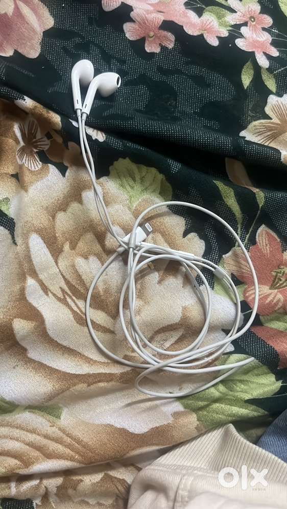 Apple wired headset