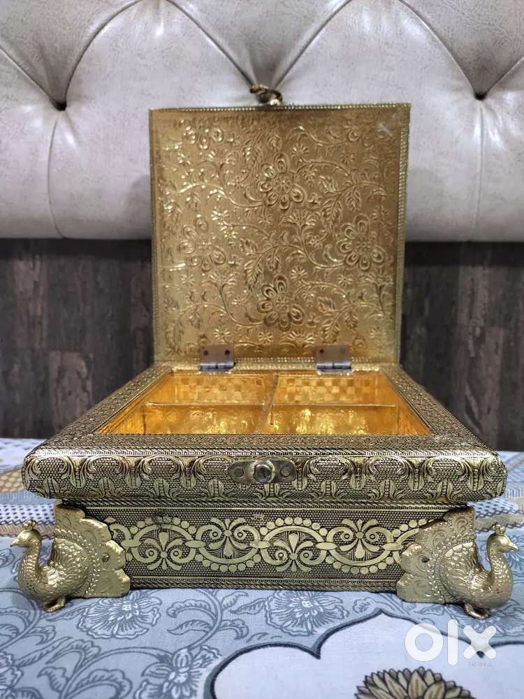 (New) Elegant Spices / Mukhwaas Box with Peacock Mold