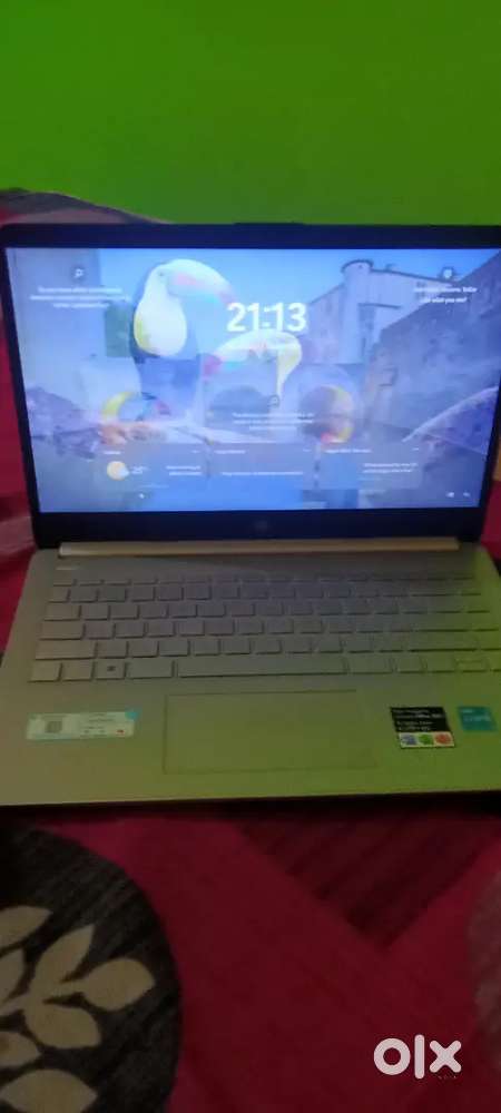 Hp laptop 14s i3 8/256