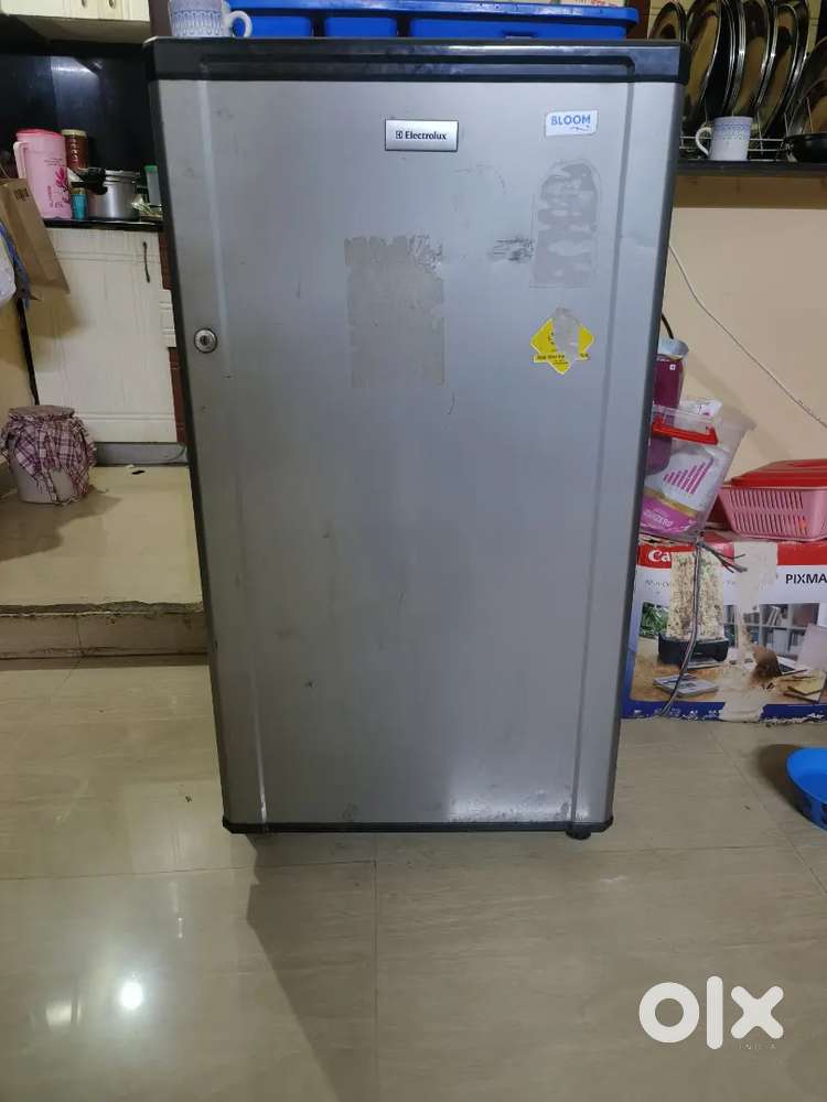 Electrolux small fridge and symphony cooler