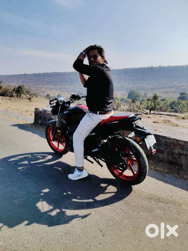 Apache RTR 160 special addition with blutooth