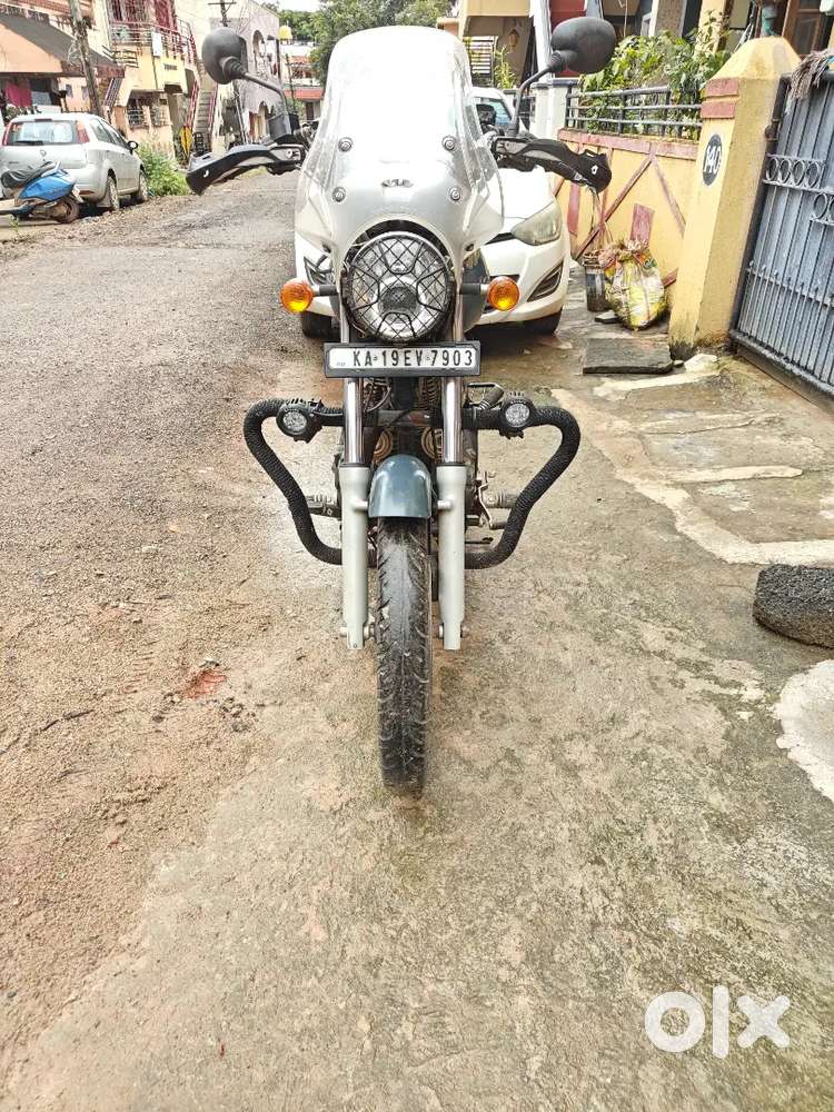 Thunderbird 350 fitted with Windshield, Fogg lamp with good condition
