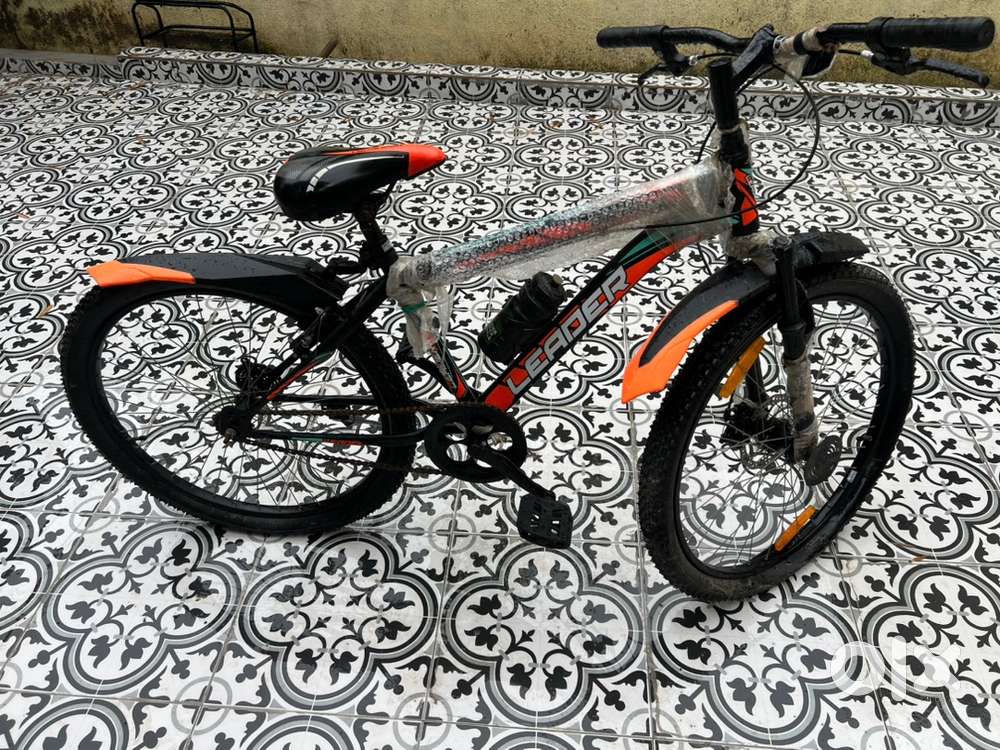 Leader Mountain Bicycle- New  front suspension  excellent cond