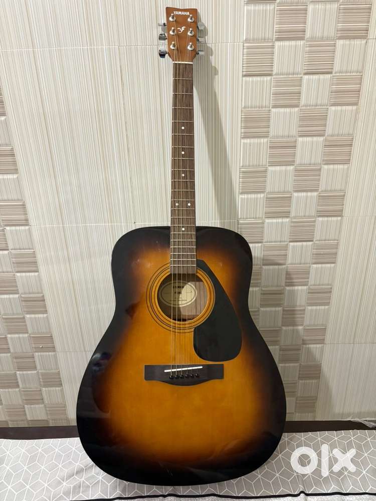 Yamaha Guitar F280  New Condition