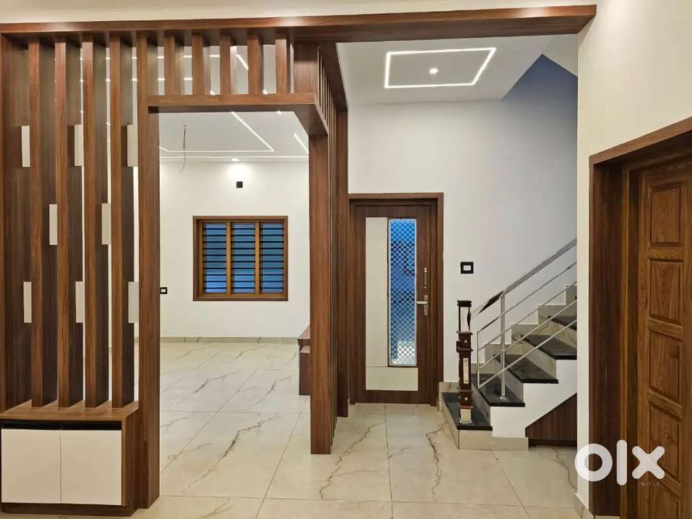 House 2740 Sq feet 4 Bed rooms attached for rent, Chembukavu Thrissur