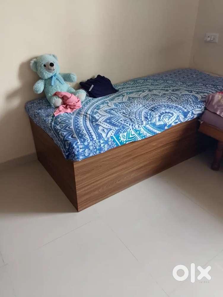 ન્યુ બે બોક્સ સેટી