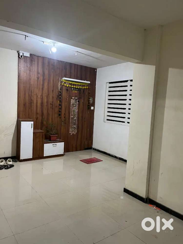 3 bhk flat fully furnished in good condition